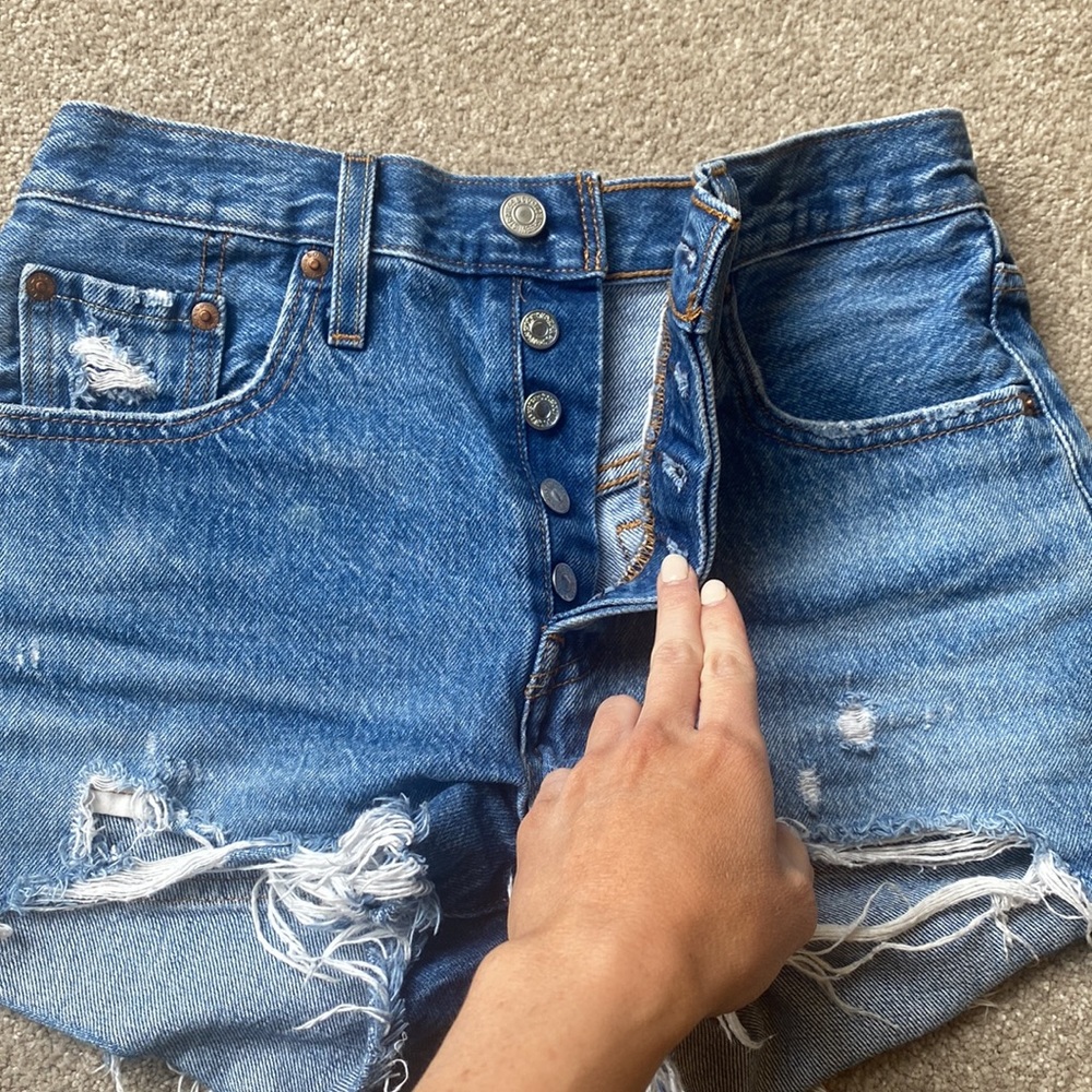 Levi’s shorts - Picture 5 of 5